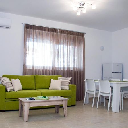 Gennadi Gardens Exclusive Apartments Luaran gambar